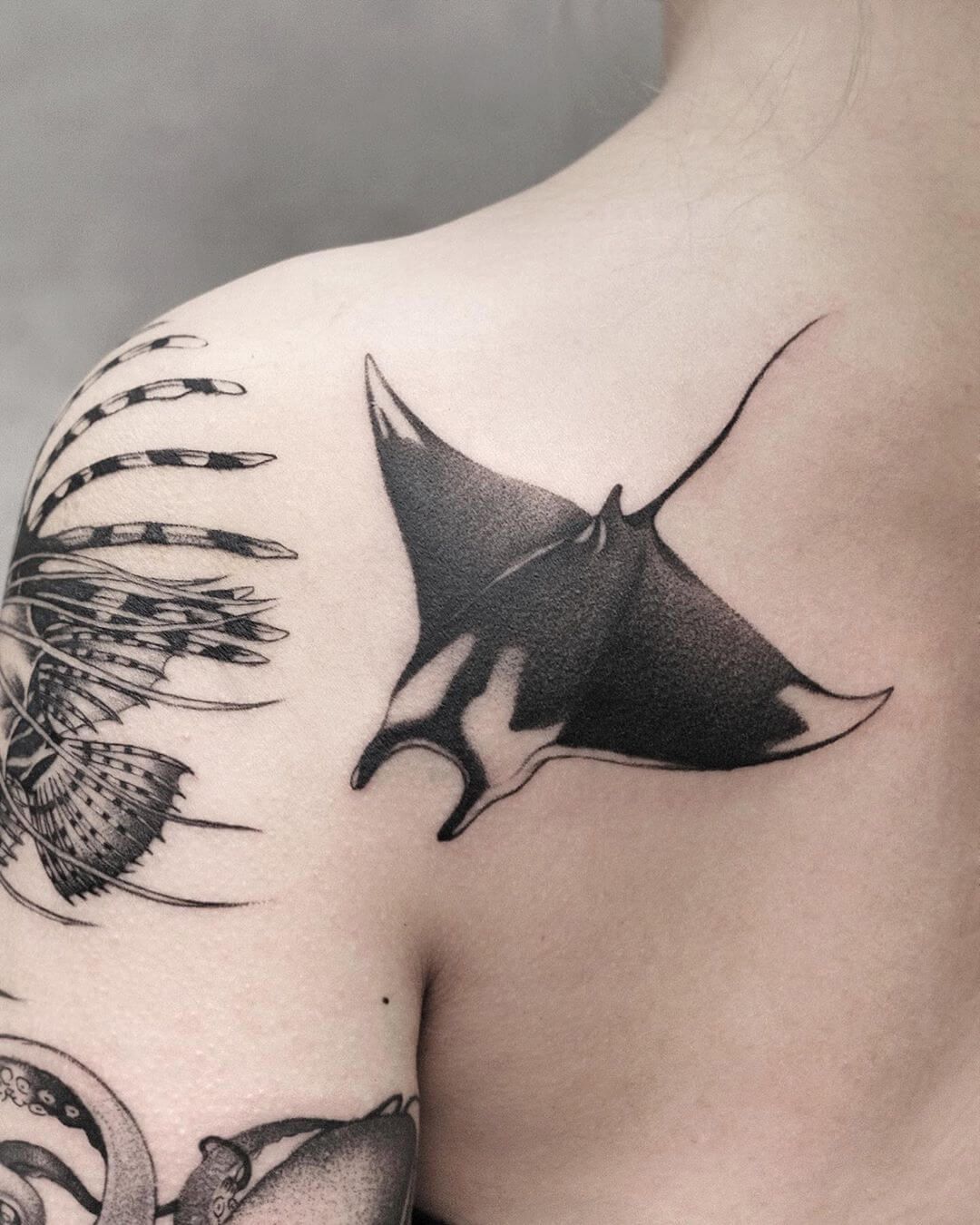 25 Cool Stingray Tatoo Designs Ideas