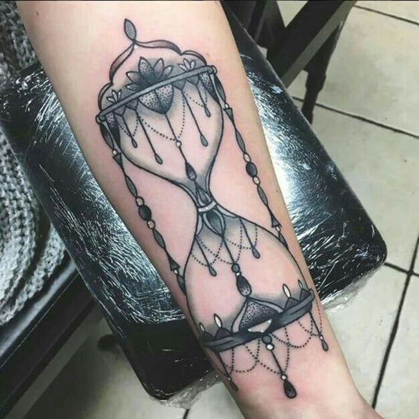 Unique Hourglass Tattoo Designs 2022