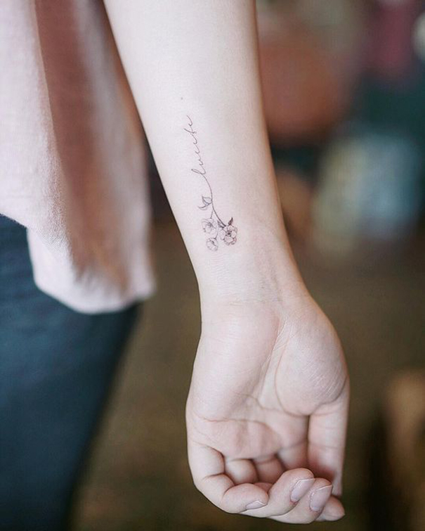 25+ Beautiful Name Tattoo Designs