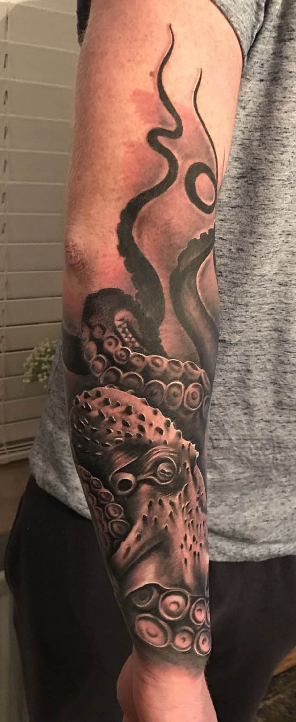 30+Amazing Octopus Tattoo Designs