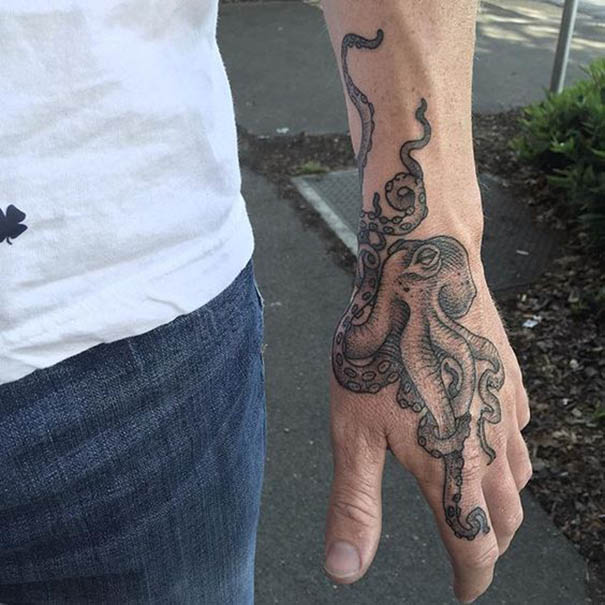 30+Amazing Octopus Tattoo Designs