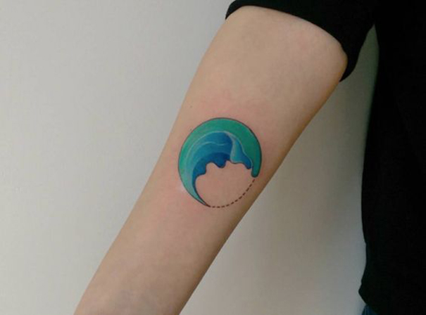60 Perfect Wave Tattoo Designs