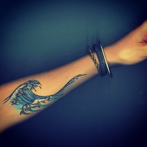 60 Perfect Wave Tattoo Designs