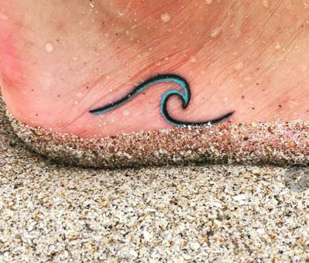 60 Perfect Wave Tattoo Designs